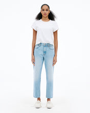 Amber | Silver Springs | Mid Rise | Slim Jean
