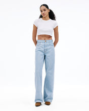 Cassie With Tabs | Mirror Lake | High Rise | Curve Jean