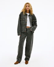 Ella | Keystone Mountain | Mid Rise | Curve Jean