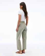 Hunter Crop | 29 Palms | Mid Rise | Wide Jean